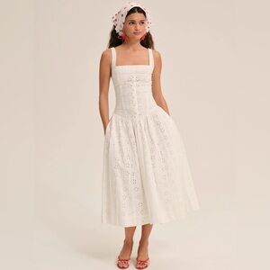 For loves & Lemons Dreamy Daisy Midi Dress
Size Large. NWT